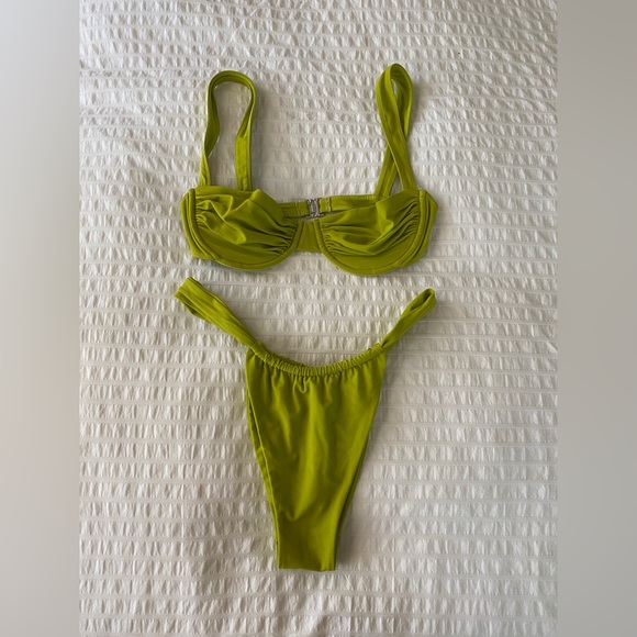 Belle the Label Oracle bikini M and L - Picture 2 of 5